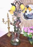 Lampe statuette esprit 1900 en resine 2 tulipes pate de verre.JPG